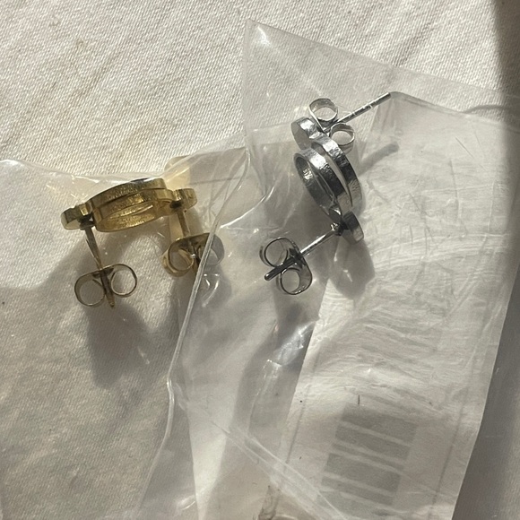 2 pairs Stainless Steel Round Smooth Stud Earrings, gold & steel, NWT - Picture 7 of 11